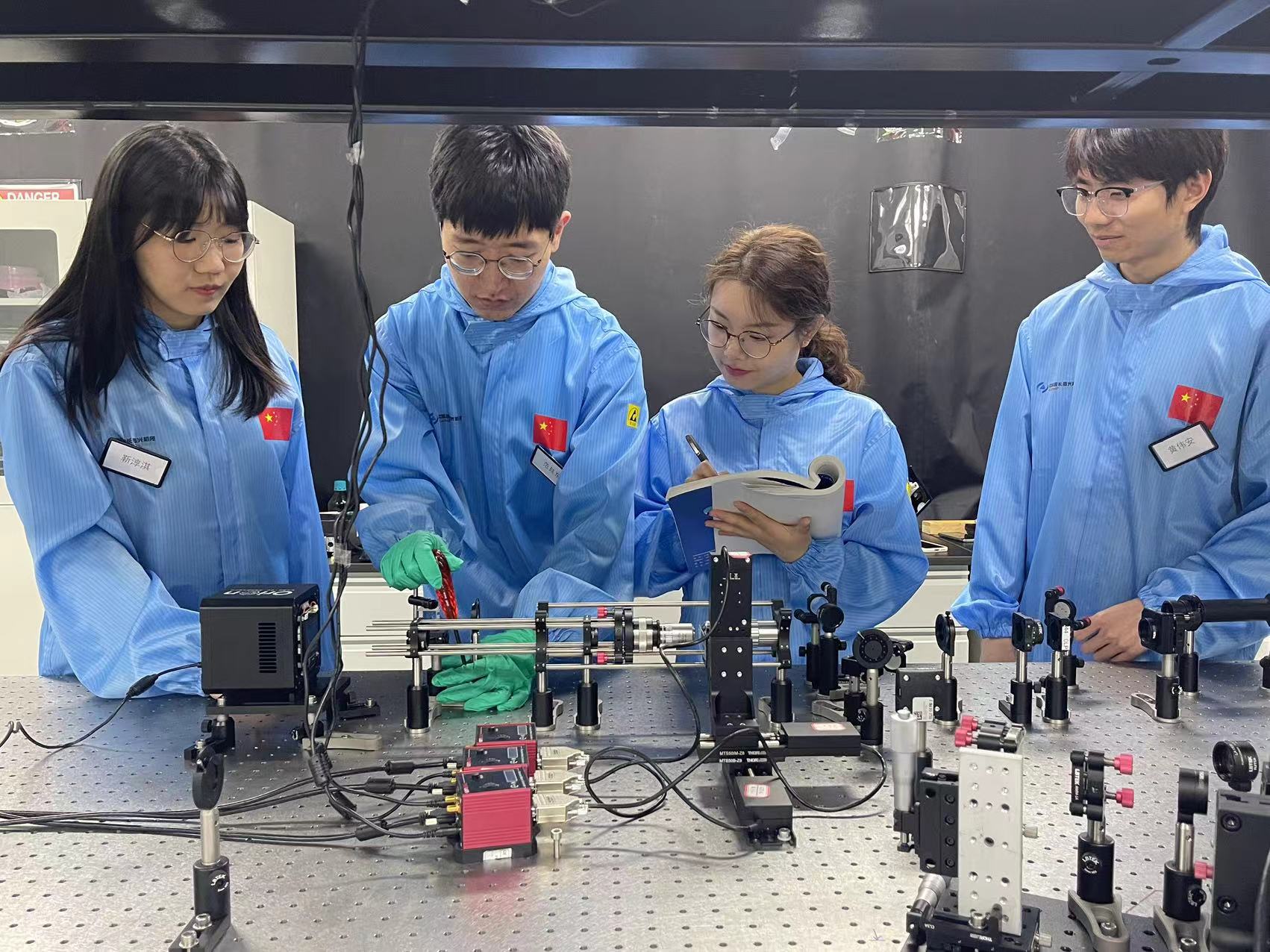 中國科研團(tuán)隊(duì)突破高維光場(chǎng)探測(cè)瓶頸，成果榮登《自然》雜