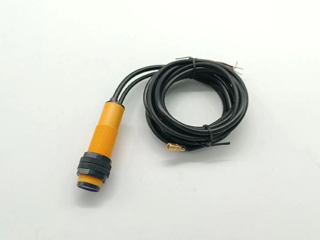 聲光開關(guān)的工作原理和實(shí)際應(yīng)用(圖1) 聲光開關(guān)的工作原理和實(shí)際應(yīng)用(圖1)