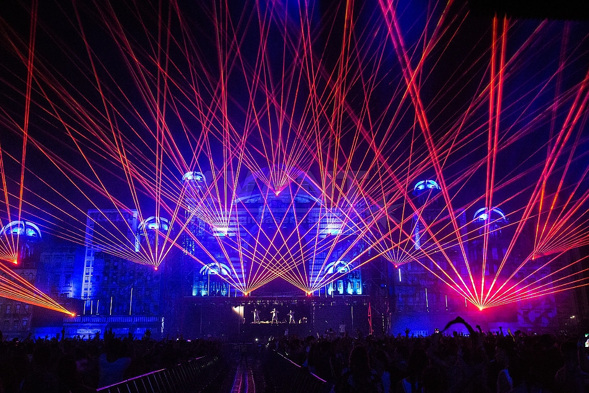 激光燈光秀GB/T 7247.1檢測:標(biāo)準(zhǔn)解讀與檢測服務(wù)(圖1) 激光燈光秀GB/T 7247.1檢測:標(biāo)準(zhǔn)解讀與檢測服務(wù)(圖1)